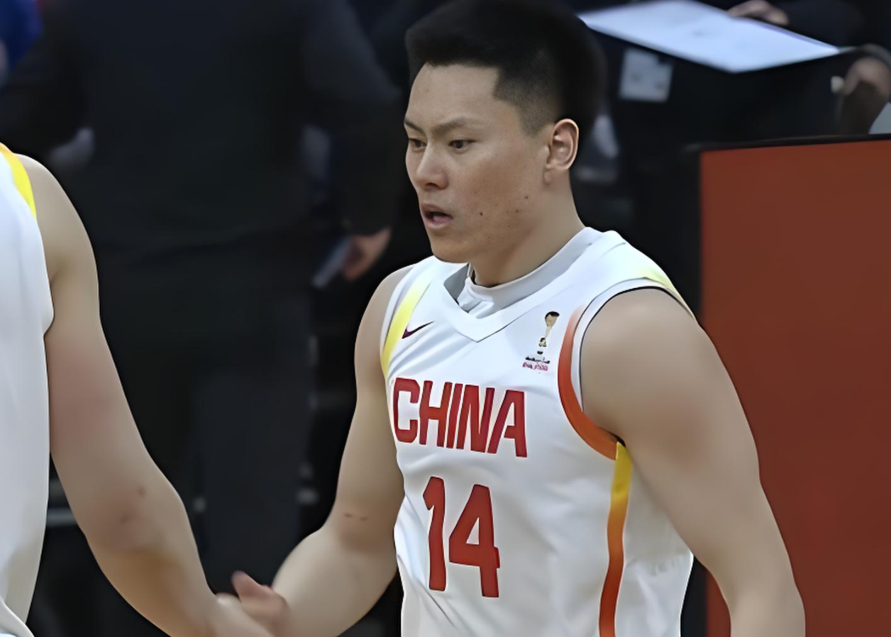 世界杯直播平台app下载-有情有义!上海队特地给李弘权放长假,让其享受“奶爸”时光